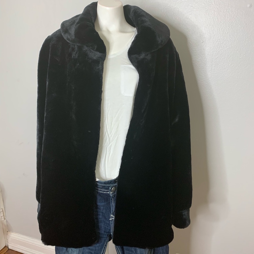 ❌SOLD❌ Black velvet velour coat
